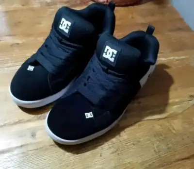Zapatillas DC Shoes Court Graffik negras - miniatura 1