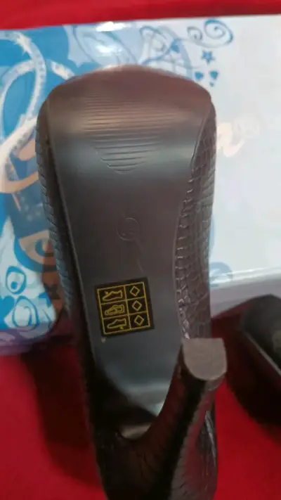 Zapatos de Tacón Alto Textura Reptil - miniatura 3