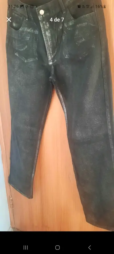 Jeans negros brillantes para mujer - miniatura 2
