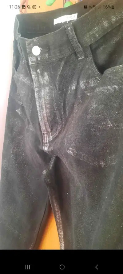 Jeans negros brillantes para mujer - miniatura 3