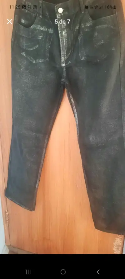 Jeans negros brillantes para mujer - miniatura 5