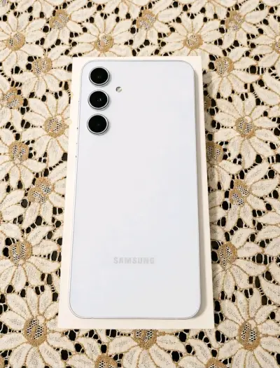 Samsung Galaxy A55 5G nuevo en caja - miniatura 2