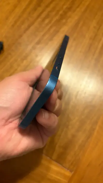 iPhone 13 azul NECESITA CAMBIO DE BATERÍA - miniatura 6