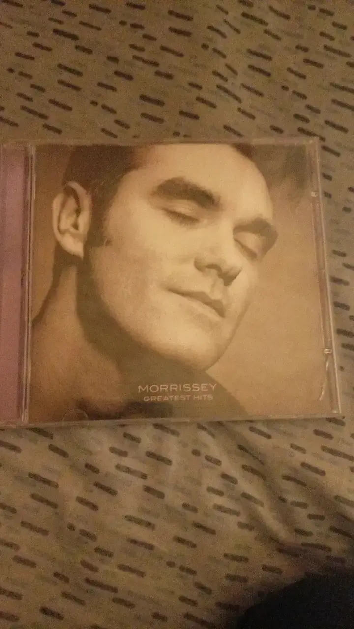 CD Morrissey Greatest Hits en buen estado - 1