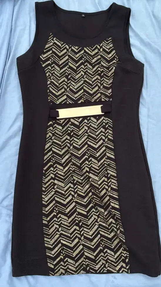 Vestido sin mangas con diseño geométrico
