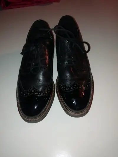 Zapatos de cuero negro estilo Oxford para hombre - miniatura 1