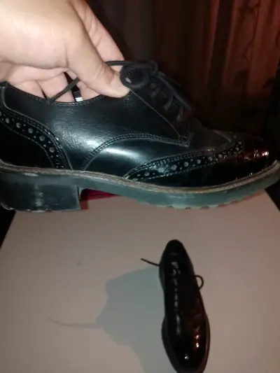 Zapatos de cuero negro estilo Oxford para hombre - miniatura 3