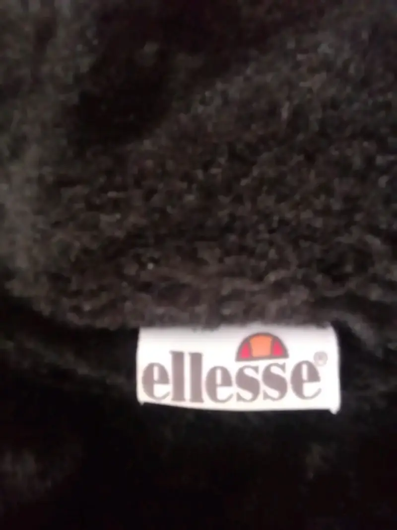 Chaqueta de felpa negra Ellesse con capucha. - 3