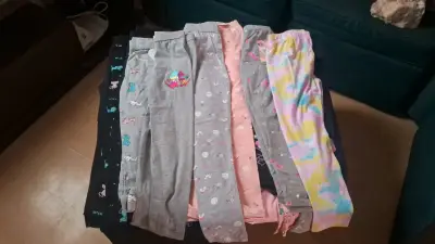 Calsas de niña  y calcetines para niñas - miniatura 1
