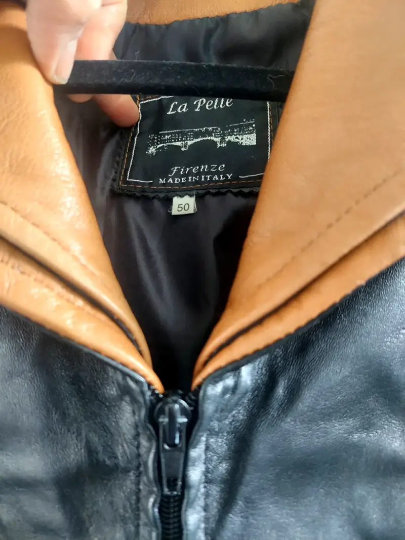 Chaqueta de cuero negra con capucha La Pelle - 2