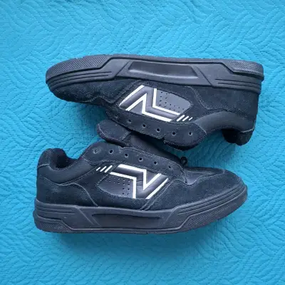 Zapatillas negras Vans para hombre - miniatura 3