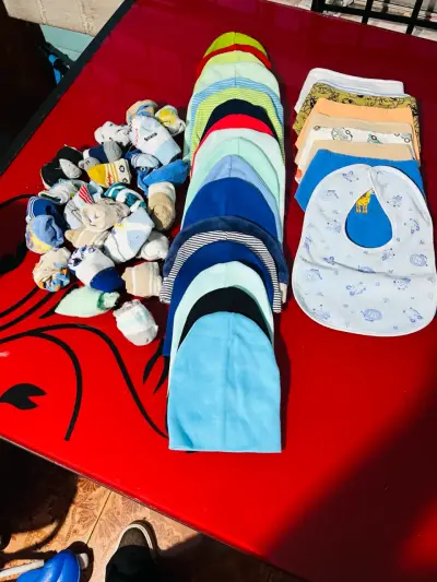 Lote de ropa y calzado para bebé - miniatura 2