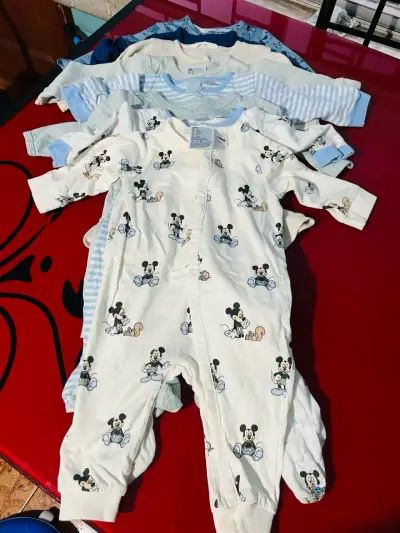 Lote de ropa y calzado para bebé - miniatura 4
