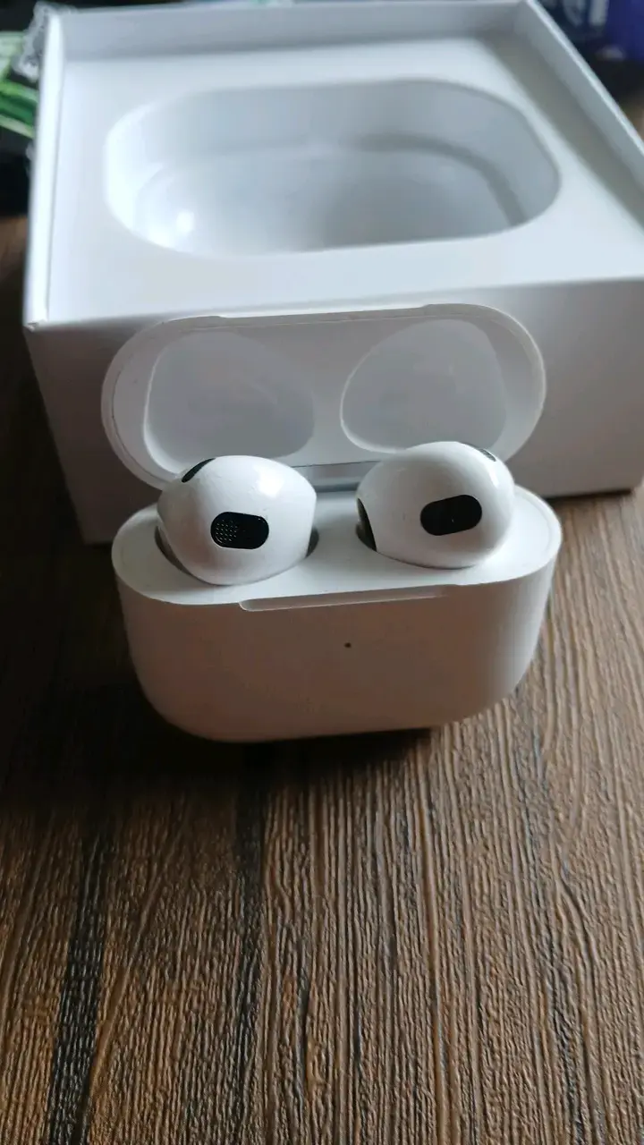 AirPods inalámbricos - 2