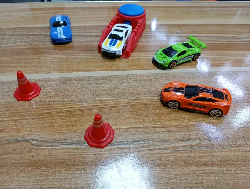 Set de autos de juguete Die-Cast con lanzador - 2