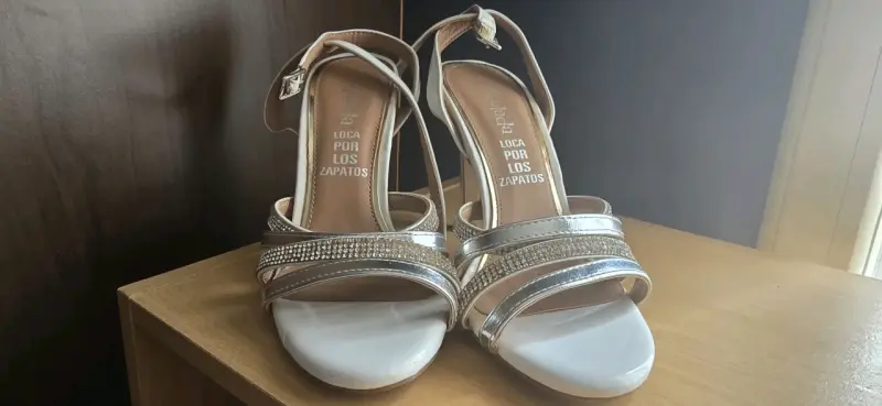 Sandalias de tacón con brillo Loca por los Zapatos