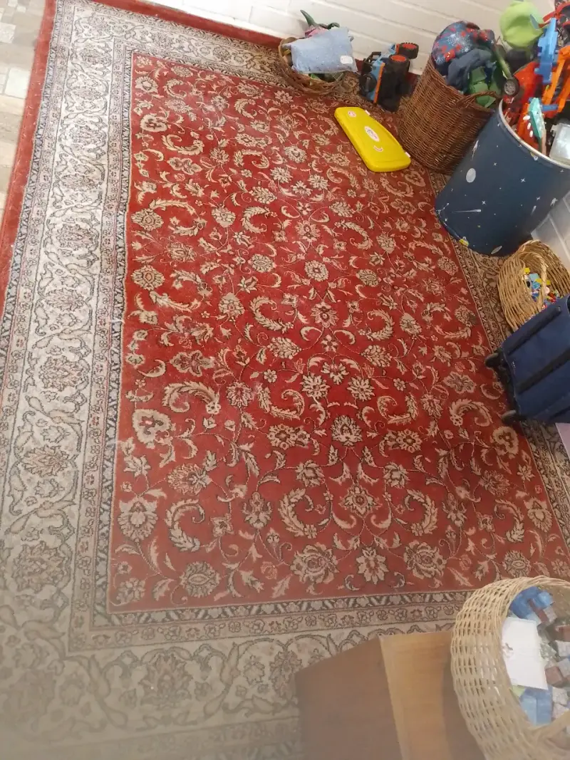 Alfombra persa roja con diseño floral - 2
