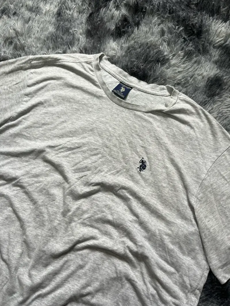 Polera gris Talla XL Marca Polo assn - 2