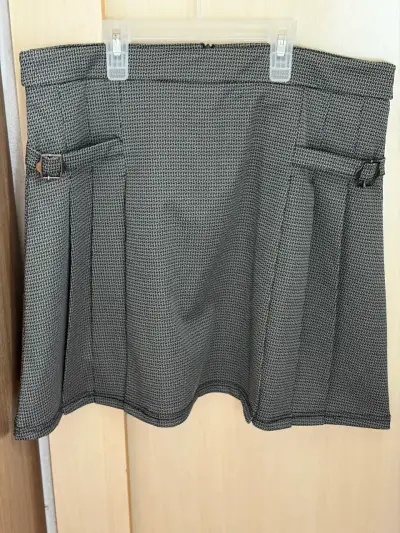 Falda corta gris con diseño a cuadros (M) - miniatura 1