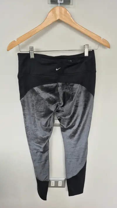 2 Leggings deportivos Nike negros para mujer - miniatura 3