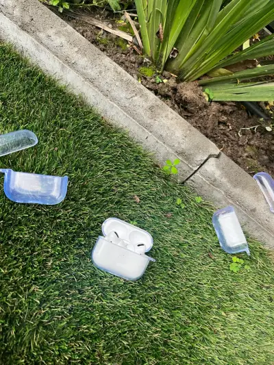 Funda de silicona transparente, AirPods Pro 1-2-3 - miniatura 3