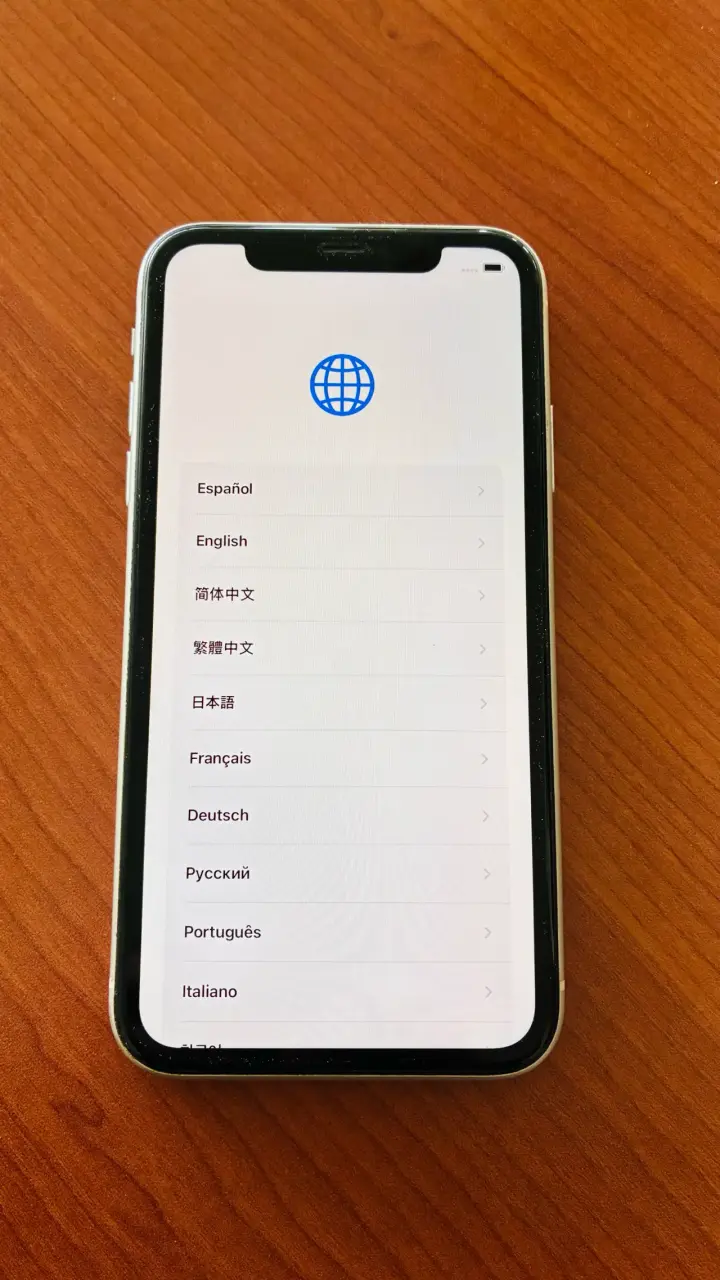 iPhone 11 Blanco en Buen Estado - 2