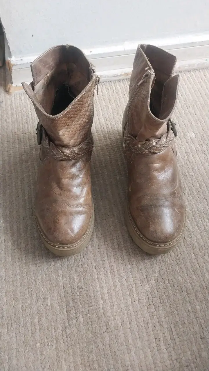 Botines de cuero marrón con hebilla - 2