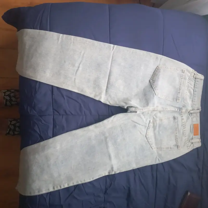 Jeans de mezclilla azul claro para mujer - 2