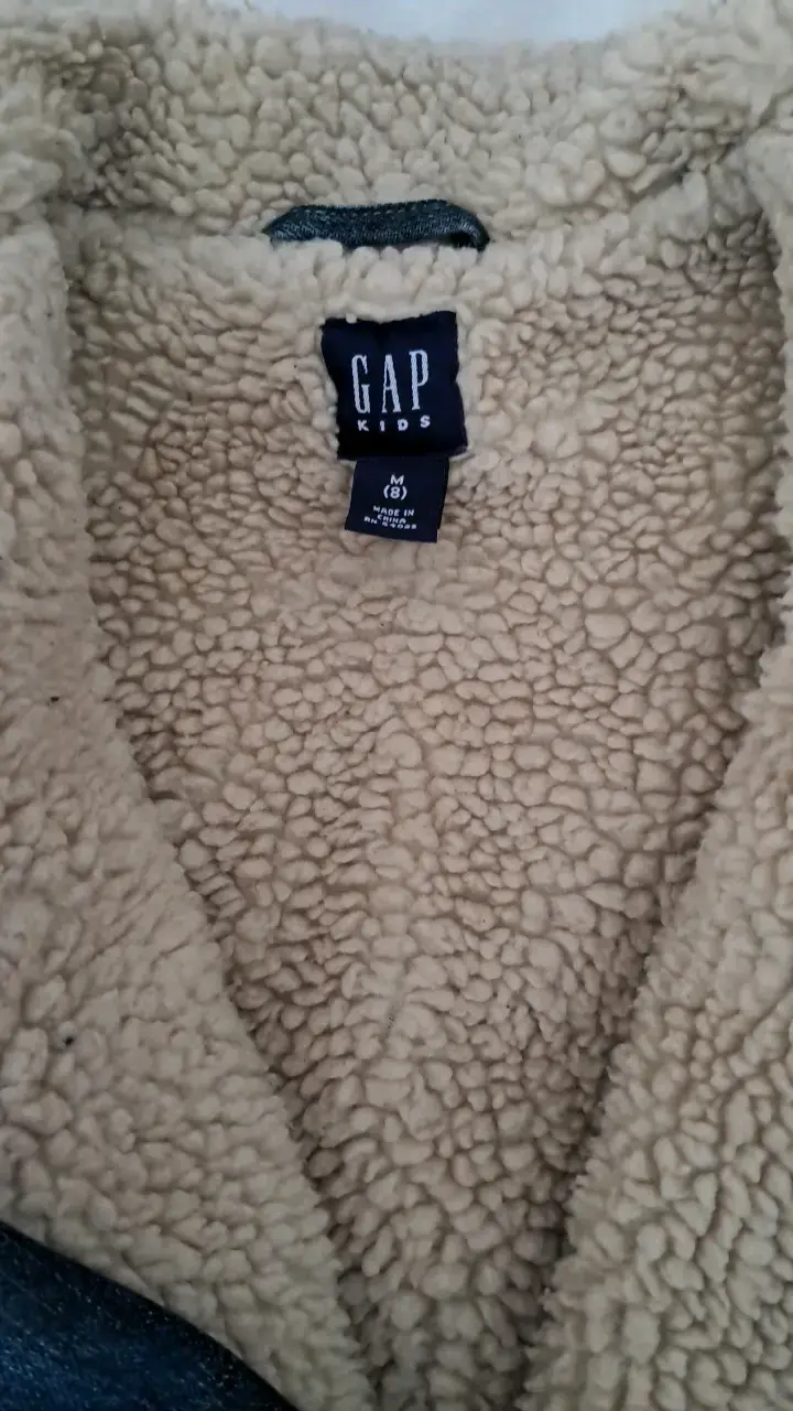 Chaqueta de mezclilla GAP Kids con forro de borrego - 4