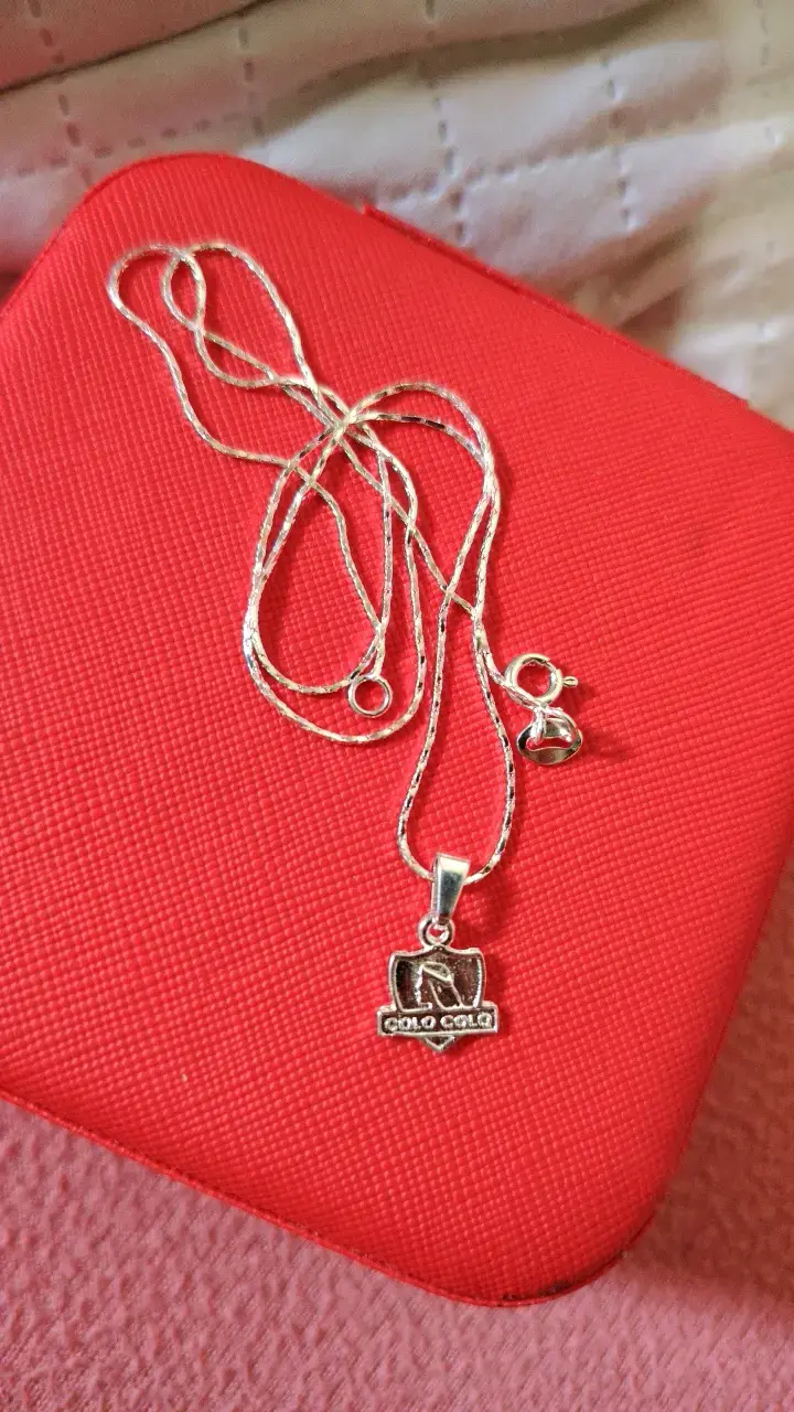 Collar de plata con colgante Colo Colo