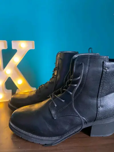 Botines de cuero negro - miniatura 1