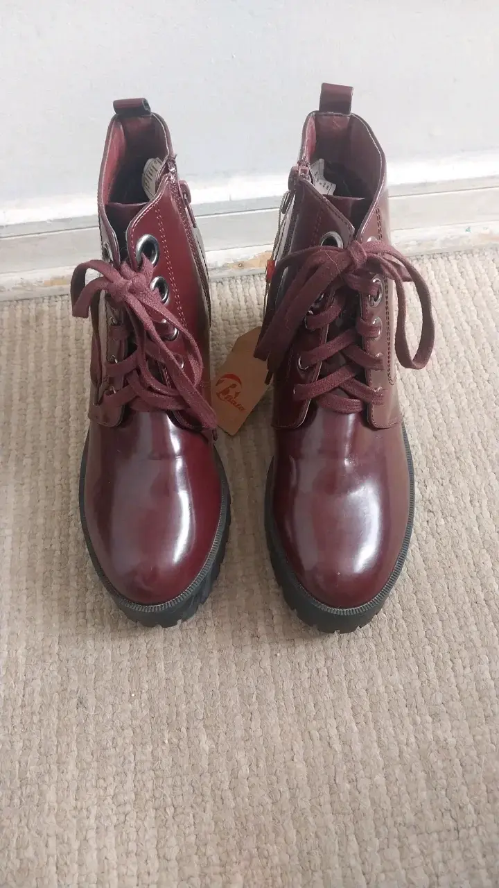Botines burdeos con plataforma Bata - 2