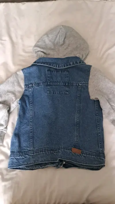 Chaqueta de Mezclilla con Capucha para Niño - miniatura 4