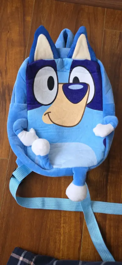 Mochila infantil de peluche azul Bluey - miniatura 1