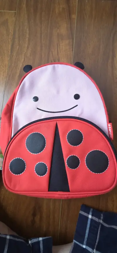 Mochila infantil mariquita Skip Hop - miniatura 1