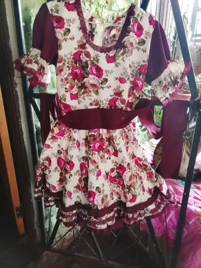 Vestido floral vintage con volantes - miniatura 1