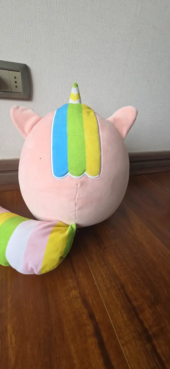 Peluche unicornio rosado con cola arcoíris - 4