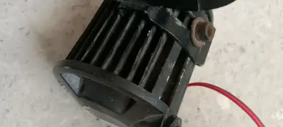 Foco LED para vehículo con soporte - miniatura 5