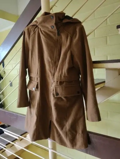 Abrigo marrón con capucha Wados talla M - miniatura 2