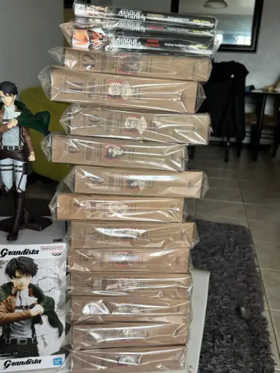 Mangas Ataque a los Titanes completo mas figura - miniatura 2