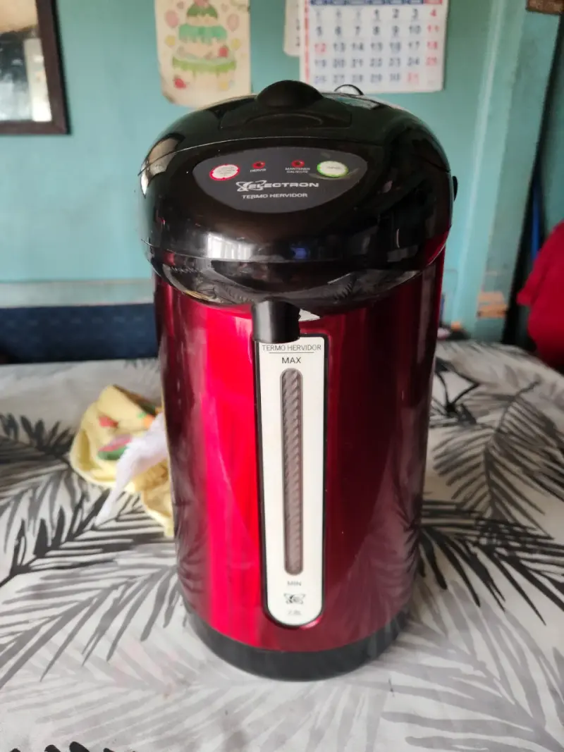 Termo hervidor eléctrico Zectron rojo - 1