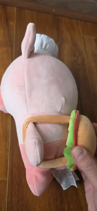 Peluche cerdito chef Miniso con hamburguesa - miniatura 1