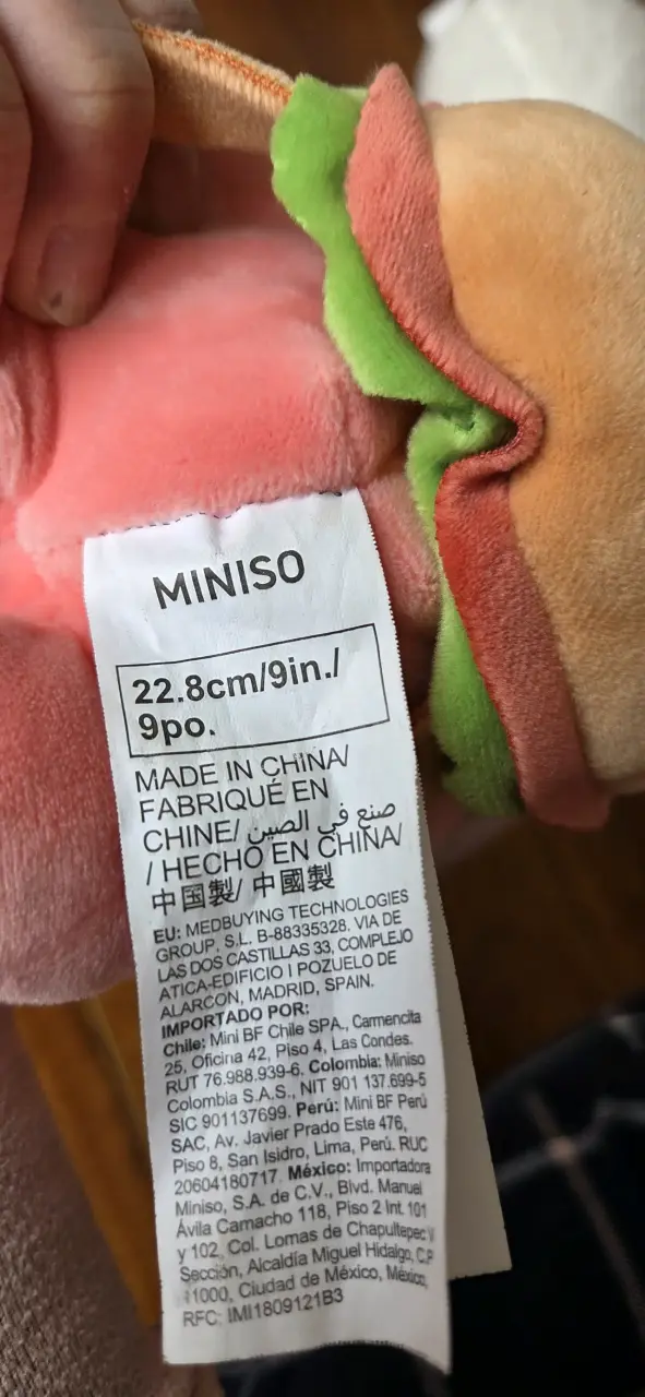 Peluche cerdito chef Miniso con hamburguesa - 4