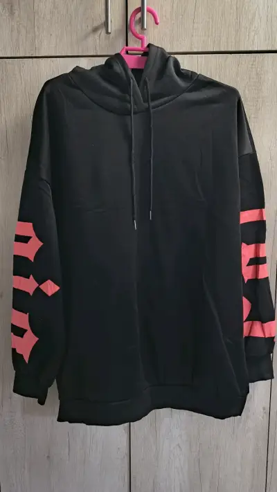 Polerón negro con capucha y estampado rosado - miniatura 2
