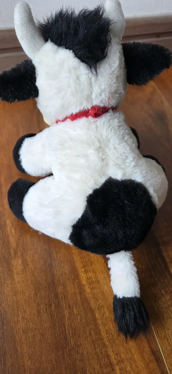 Peluche de vaca con pañuelo rojo - 6