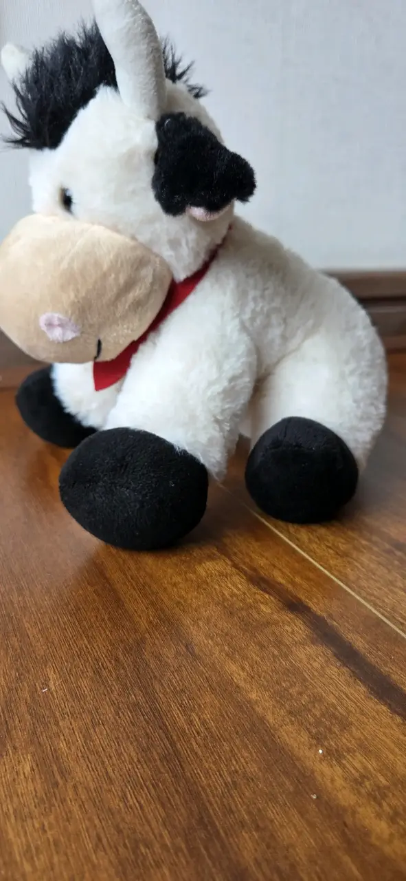 Peluche de vaca con pañuelo rojo - 9