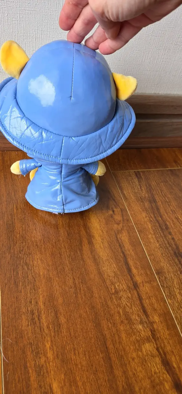 Peluche de oso con impermeable azul - 6