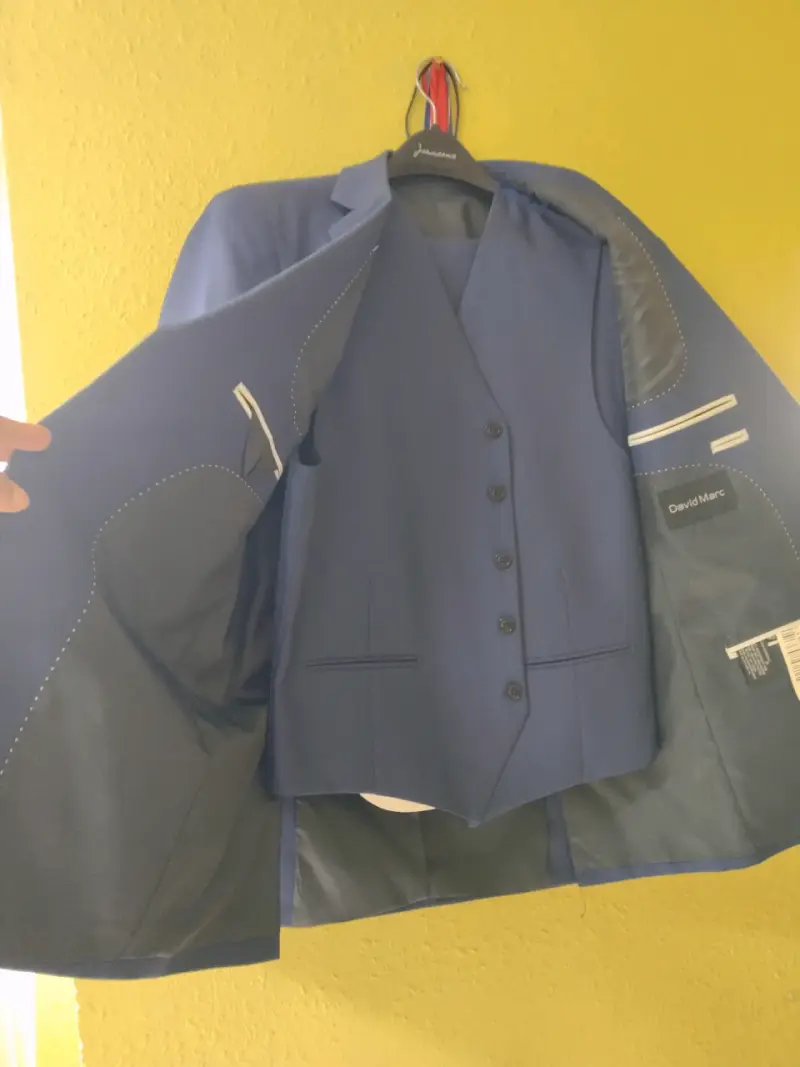 Traje azul marino con chaleco David Marc