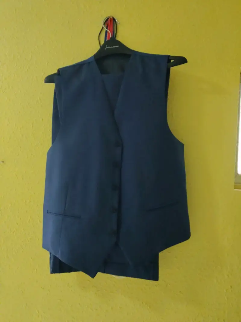 Traje azul marino con chaleco David Marc - 2