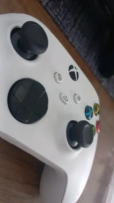 Control inalámbrico blanco para Xbox - miniatura 4